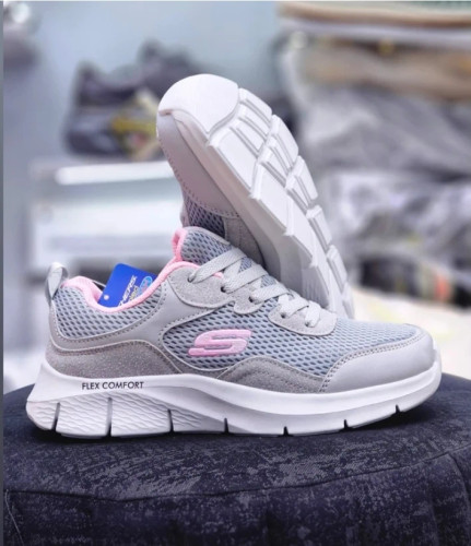 کتونی اسکیچرز مستر کوالیتی ویتنام سایز ۳۸ تا ۴۰ Skechers