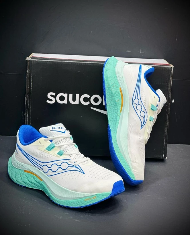 کتونی ساکونی اندورفین اسپید ۴ رانینگ مستر کوالیتی ویتنام سایز ۴۰ تا ۴۵ Saucony Endorphin Speed 4