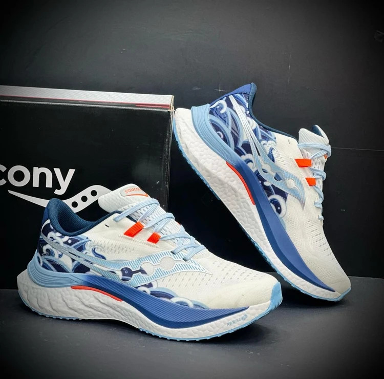 کتونی ساکونی اندورفین اسپید ۴ رانینگ مستر کوالیتی ویتنام سایز ۴۰ تا ۴۵ Saucony Endorphin Speed 4