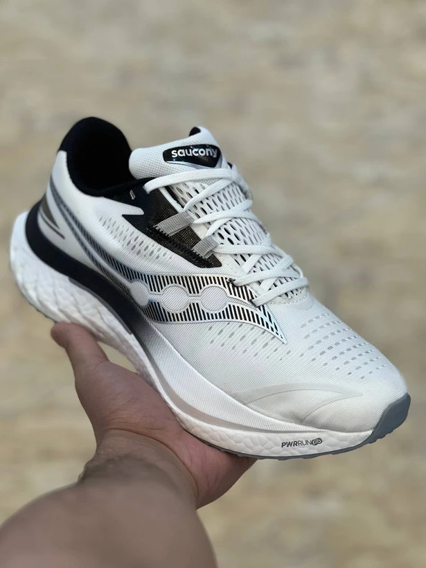 کتونی ساکونی اندورفین اسپید ۴ رانینگ مستر کوالیتی ویتنام سایز ۴۰ تا ۴۵ Saucony Endorphin Speed 4