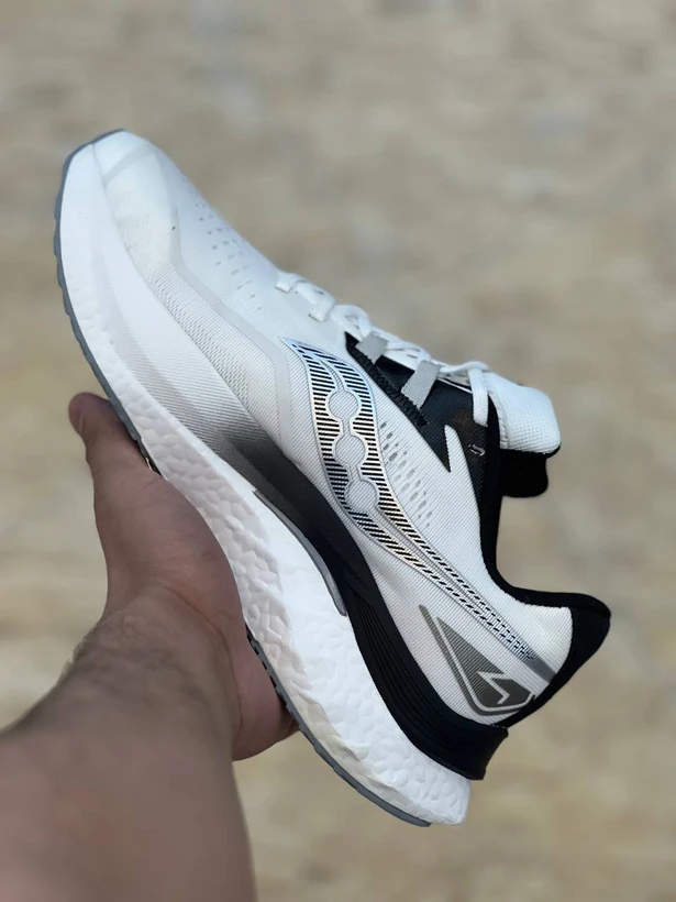 کتونی ساکونی اندورفین اسپید ۴ رانینگ مستر کوالیتی ویتنام سایز ۴۰ تا ۴۵ Saucony Endorphin Speed 4