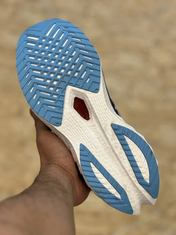 کتونی ساکونی اندورفین اسپید ۴ رانینگ مستر کوالیتی ویتنام سایز ۴۰ تا ۴۵ Saucony Endorphin Speed 4