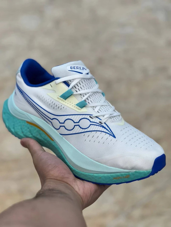 کتونی ساکونی اندورفین اسپید ۴ رانینگ مستر کوالیتی ویتنام سایز ۴۰ تا ۴۵ Saucony Endorphin Speed 4