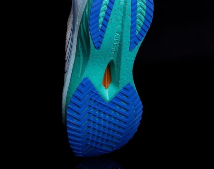 کتونی ساکونی اندورفین اسپید ۴ رانینگ مستر کوالیتی ویتنام سایز ۴۰ تا ۴۵ Saucony Endorphin Speed 4