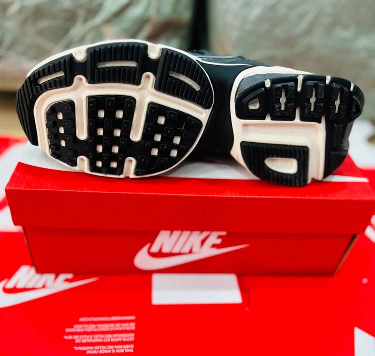 کتونی نایک V2K ویتنام مستر کوالیتی سایز ۴۰ تا ۴۵ Nike V2K Run