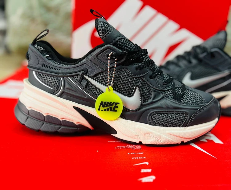 کتونی نایک V2K ویتنام مستر کوالیتی سایز ۴۰ تا ۴۵ Nike V2K Run