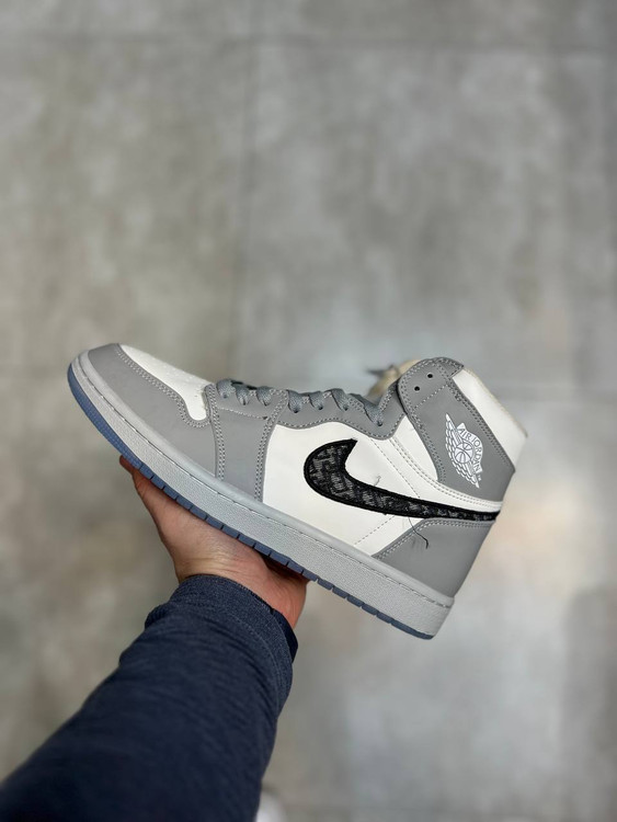 کتونی نایک ایر جردن تراویس اسکات سایز ۴۰ تا ۴۵ Nike Air travis scott jordan