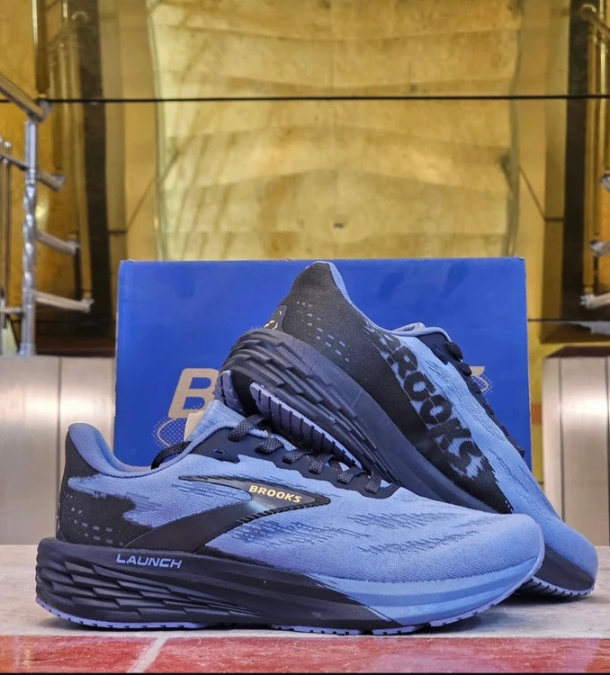 کتونی رانینگ بروکس لانچ ۱۱ طوسی سرمه ای سایز ۴۰ تا ۴۵ Brooks Launch 11