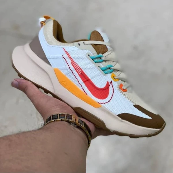 کتونی رانینگ اسپرت نایک سفید قهوه ای قرمز زرد جونیپر تریل 2 سایز 39 الی 45 Nike Juniper Trail 2