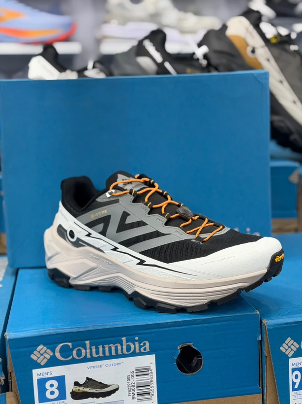 کتونی تراکینگ و تریل گورتکس کلمبیا سایز ۴۰ الی ۴۵ مشکی طوسی  COLUMBIA OUTDRY