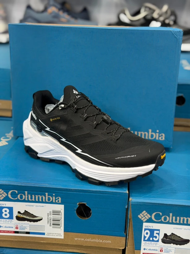 کتونی تراکینگ و تریل گورتکس کلمبیا سایز ۴۰ الی ۴۵ مشکی سفید COLUMBIA OUTDRY